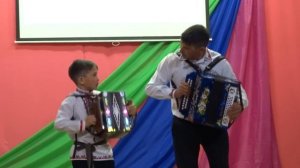 Марийский танец. Радуют Петраевы. Видео Хайбуллина Василия.