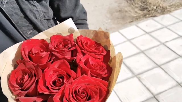 Букет из 7 Красных Роз Мечта поэта смотреть онлайн