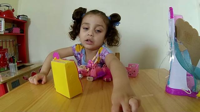 Николь открывает новый набор Shopkins Fashion Spree Nicole open new Shopkins Fashion Spree play set смотреть онлайн