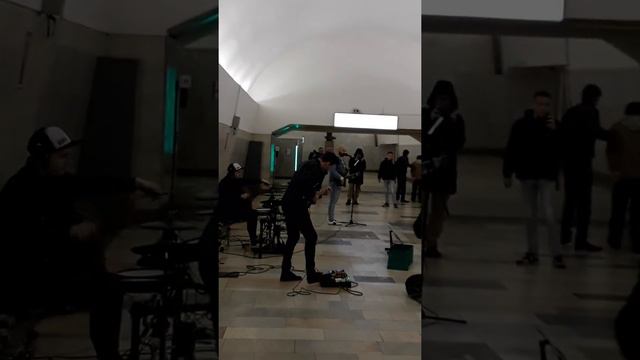 Mutter. The song of Rammstein in Moscow metro. 🇷🇺🇩🇪 смотреть онлайн