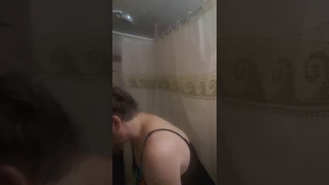 Обливание холодной водой с ведра смотреть онлайн