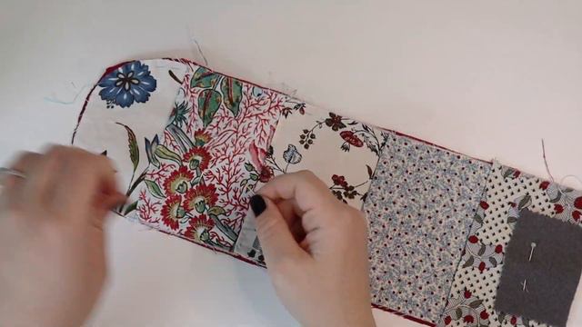 How to Make an 18th Century "Hussif" or Housewife | Sewing by Hand смотреть онлайн