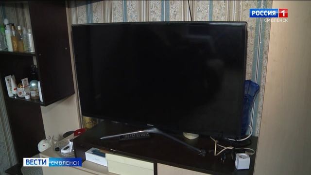 Смоляне остались без электроприборов из-за повышенного напряжения в розетках смотреть онлайн