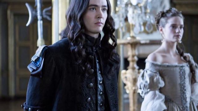Alexander Vlahos, Versailles, Interview Teaser, Feb 2017 - working w/ George Blagden & Evan William смотреть онлайн