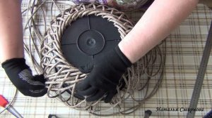 4. Кашпо из ротанга. « Пузатик»