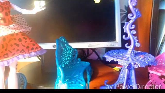 Что же делают монстряшки пока меня нет дома? смотреть онлайн