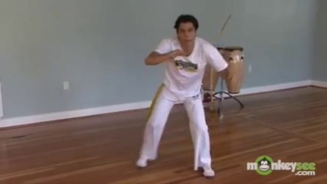 How to Ginga in Brazilian Capoeira Martial Arts смотреть онлайн
