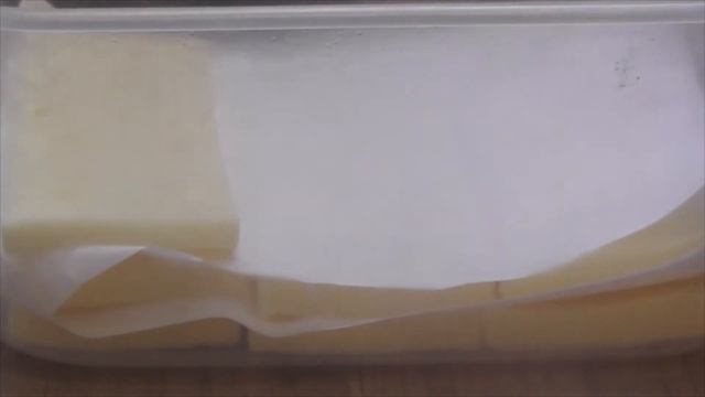 Удобный способ хранить колбасу и сыр в холодильнике, а также свежий хлеб на кухне смотреть онлайн