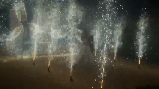 Холодные фонтаны и вертушки на 6 фонтанов смотреть онлайн