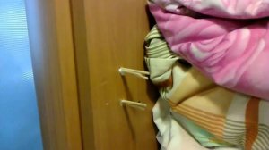 Простой ремонт разбитых отверстий мебельной петли.