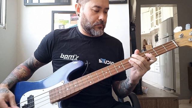 Wrecking Hotel Rooms - MXPX - Baixo смотреть онлайн