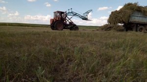 Погрузка сена на тракторе т-16, самодельный кун.