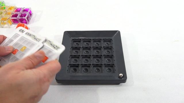 How To Play The Gravity Maze Falling Marble Logic Game