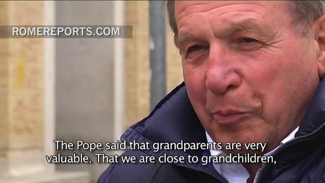 Ferrari Fan Club makes Pope Francis an honorary member смотреть онлайн