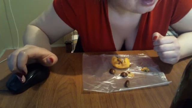 КАК КУШАТЬ МУШМУЛУ