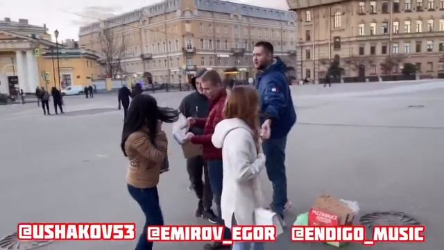 Раздали 1000 масок людям на Сенной площади. смотреть онлайн