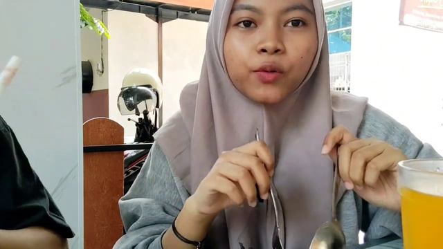 VLOG | Review Nasi Padang Uda Uni смотреть онлайн