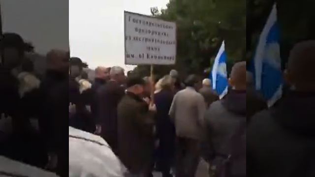 Работники судостроительного завода им. 61 коммунара перекрыли международную трассу смотреть онлайн