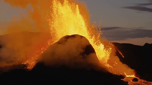 Top 10 things to know about the Iceland Volcano Eruption 2023 смотреть онлайн