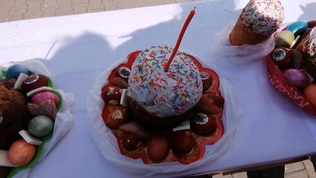 Влог:Пасхальная неделя, чистый четверг, красим яйца и печем куличи. Великая суббота и Святая Пасха! смотреть онлайн