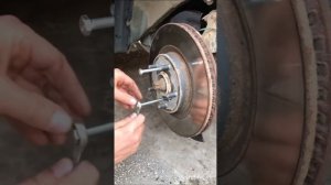 Замена передних тормозных дисков на Toyota Camry 55 своими руками