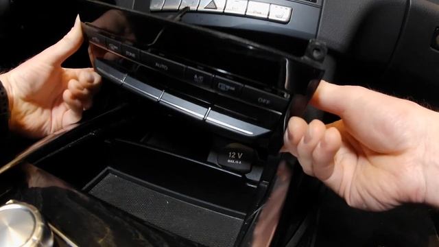 Mercedes W212 - Remove and Install Climate Control Panel смотреть онлайн