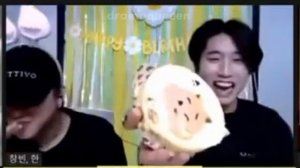 Хан Джисон ведет себя (не)адекватно на протяжении 5-и минут