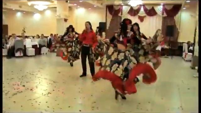 М.Щербицкий и шоу-балет Ша Нуар - Очи чёрные смотреть онлайн