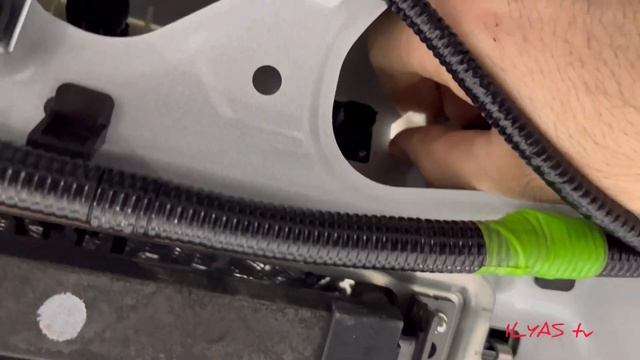 Омыватель камеры заднего вида Rav-4 2017-2021. Toyota Rav-4. Как поставить омыватель камеры смотреть онлайн