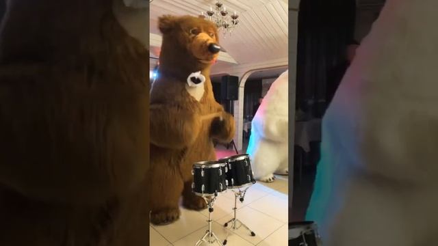 Гигантские медведи БАРАБАНЩИКИ ОТ “Maska_show” смотреть онлайн