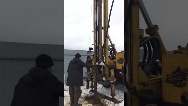 Бурение скважин на воду. Часть процесса наших работ смотреть онлайн