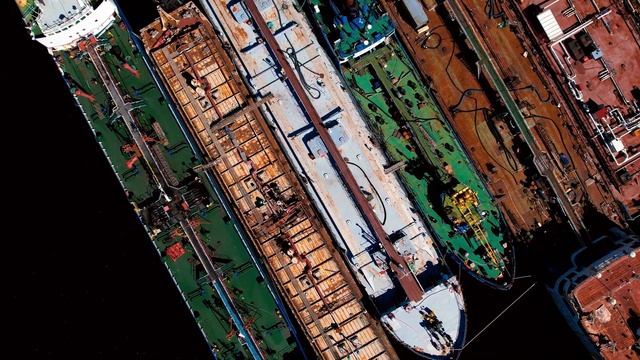 Аэросъёмка с квадрокоптера кораблей в Кронштадте в Военной гавани. Аэросъёмка с коптера в СПб. смотреть онлайн