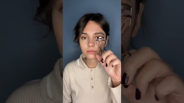 Быстро увеличиваю ресницы #shorts #makeuphacks #ресницы #лайфхакидлядевушек #lashes смотреть онлайн