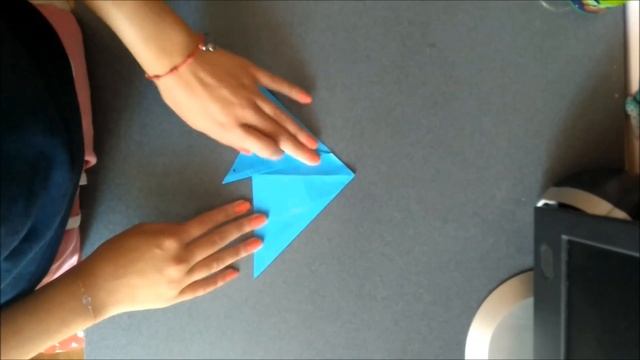 КАК СДЕЛАТЬ ДЕЛЬФИНА ИЗ БУМАГИ.ПОДЕЛКИ ИЗ БУМАГИ. ОРИГАМИ ДЕЛЬФИН. ORIGAMI смотреть онлайн