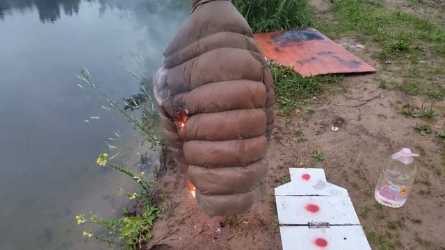 Сигнальный пистолет Сталкер 906 , Тест сигнальных ракет по мишеням. Спасет от диких животных в лесу смотреть онлайн