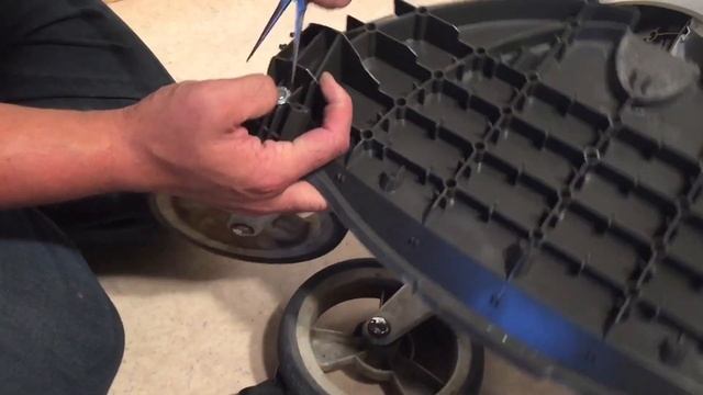 How to Replace the Front Wheels on a Stokke Xplory (Older Models) смотреть онлайн