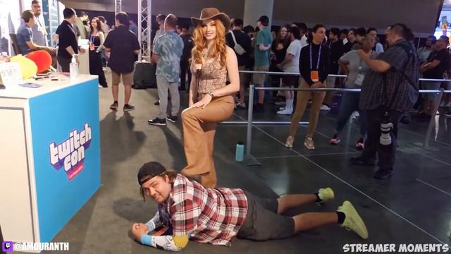 Amouranth Most Awkward & Cringe Moments At TwitchCon 😬 (Stepping On Simps)