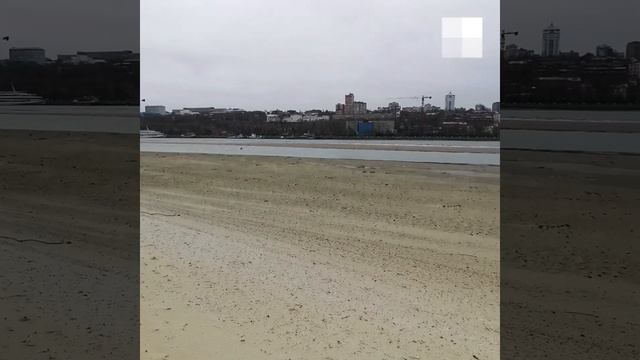 Ростов-на-Дону: сильный ветер снова сдул Дон смотреть онлайн