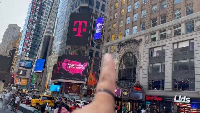 Times Square Famous Place ~ The Big Apple New York City ~ Family Travel Vlog ~ Summer August 2021 смотреть онлайн