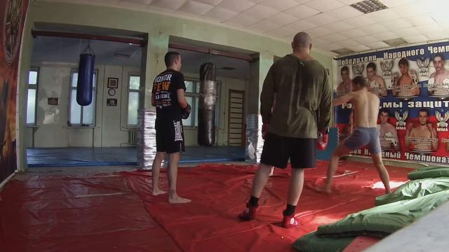 расбрасываем ручки, бокс, лапы,"ЛЕГИОН" ТАГАНРОГ смотреть онлайн