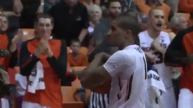 Ben Creighton Sports Anchor/Reporter Reel (April 2016) смотреть онлайн