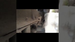 ЗАМЕНА МАСЛА В КОРОБКЕ ПЕРЕДАЧ НА НИССАН ЖУК.(Механика)1.6.2011год.