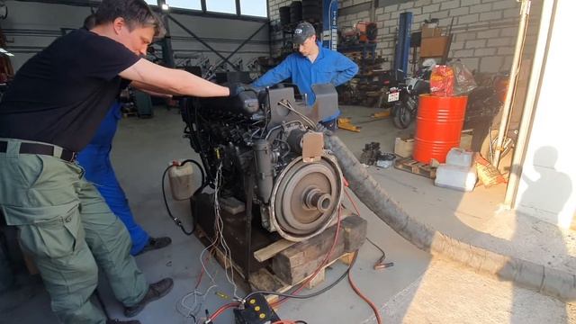 Запуск MB OM460LA после ремонта смотреть онлайн