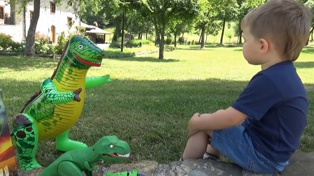 Dino Attack! Атака Динозавра! Игра! смотреть онлайн
