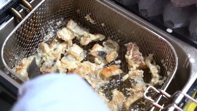 3마리 만원! 장어구이,장어탕수육 / How to grill eel deliciously / Eel sweet and sour pork / Korean street food смотреть онлайн