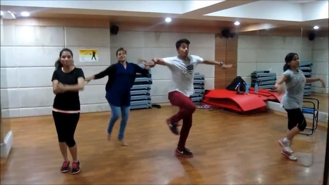 HR's Dance School "baby doll" free style dancing...!!! смотреть онлайн