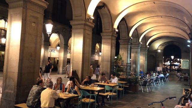 Barcelona Gothic Quarter walking tour смотреть онлайн