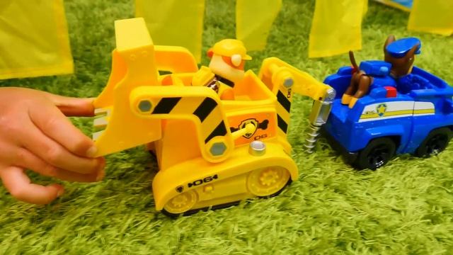 Щенячий Патруль: машинки в автосервисе - Собираем Грузовик