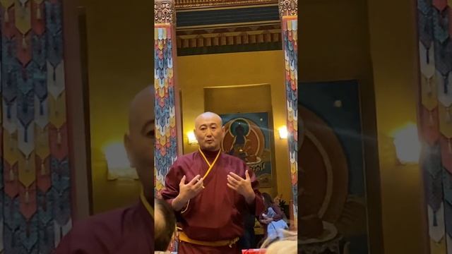 Лама Самдан читает лекцию «Введение в буддизм». смотреть онлайн