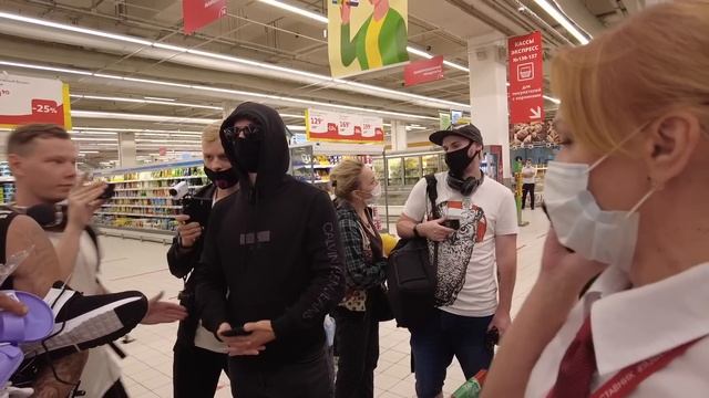 ДАЛ БЕЗЛИМИТНУЮ КАРТУ БЕЗДОМНЫМ / ПОКУПАЙ ВСЁ ЧТО МОЖЕШЬ УНЕСТИ, социальный эксперимент смотреть онлайн